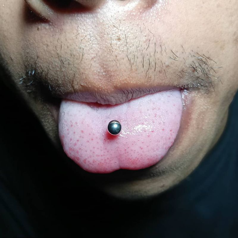Jarum tindik lidah