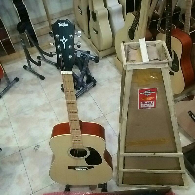 Gitar Taylor Inlay