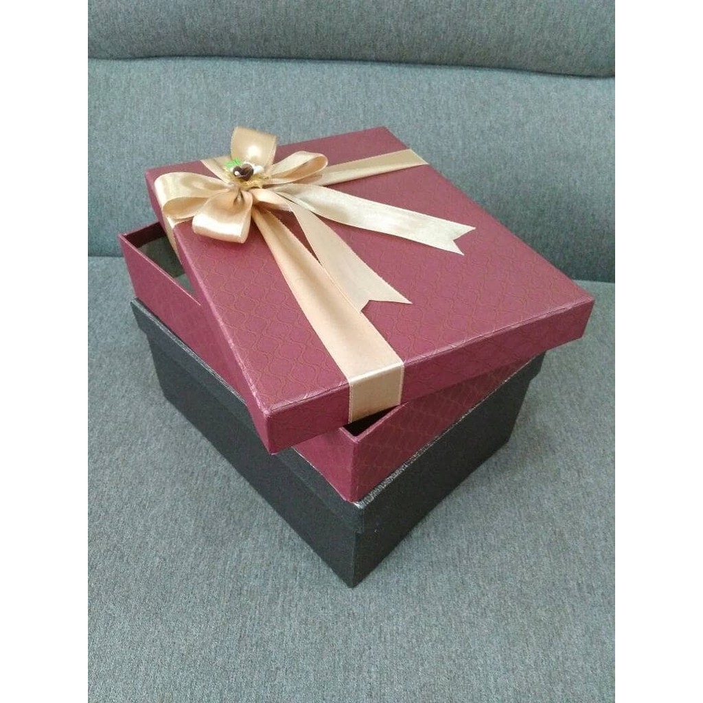 

FRESH Papyrus Kotak Kado Gift Box 17 5x22 5cm Tinggi 5cm ISTIMEWA