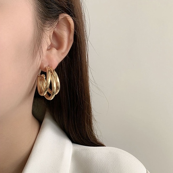 Anting Emas retro Wanita Korea Perempuan2023 Baru high-end Geometris hoop earrings Anting Logam