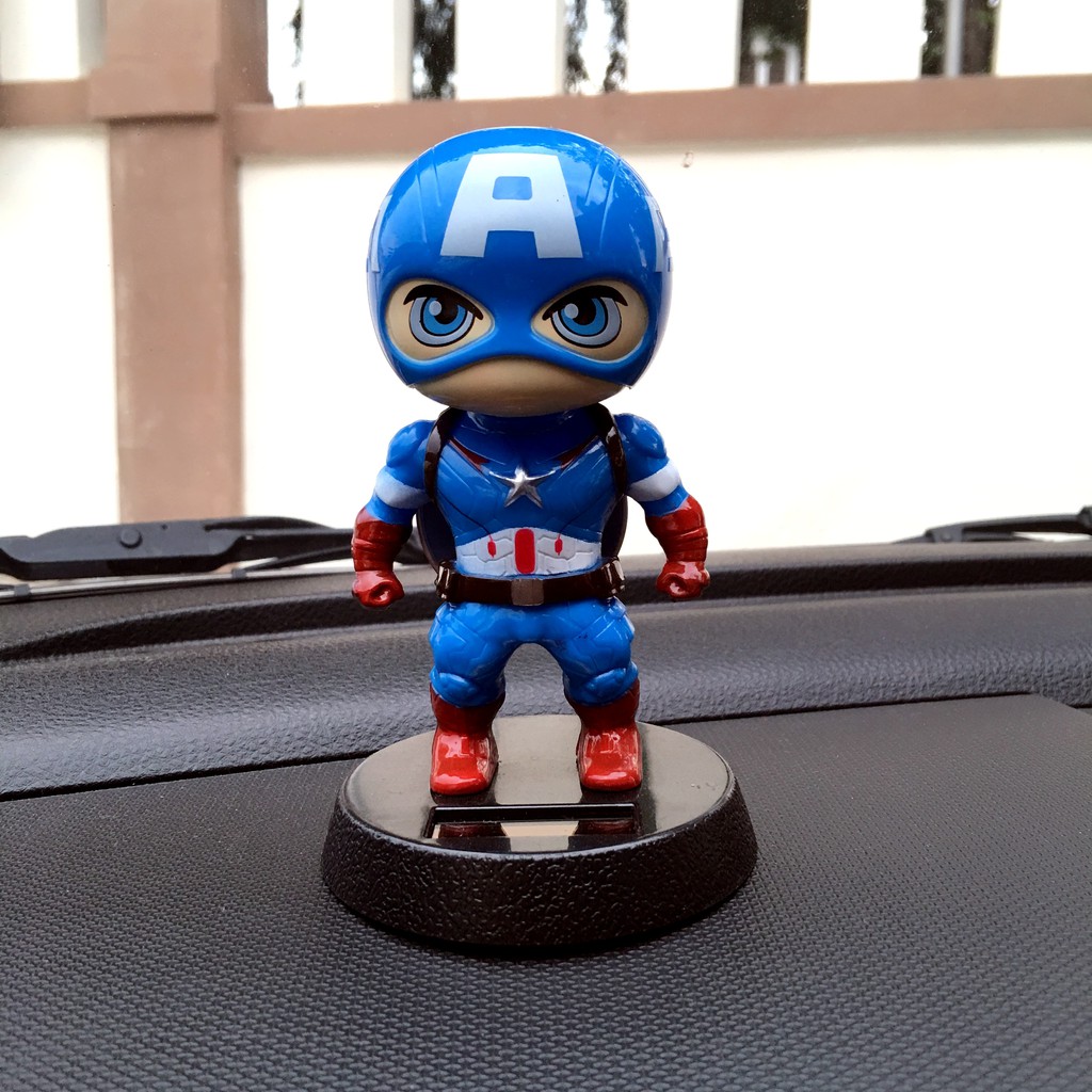 Pajangan Figure Miniatur Goyang Kepala Mobil Solar Power Captain America Kapten Amerika