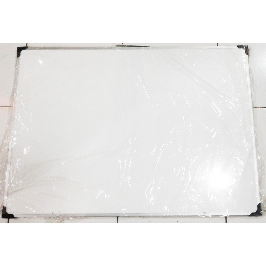 

Papan Tulis spidol dan kapur / Whiteboard / Blackboard ukuran 60x80 BACA DESKRIPSI!!