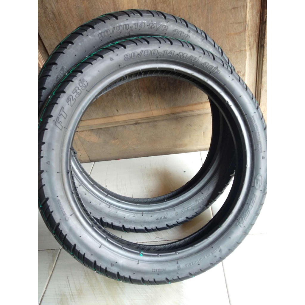 ban bekas metic sepasang untuk motor beat vario,mio,scoopy,spien dll ring 14