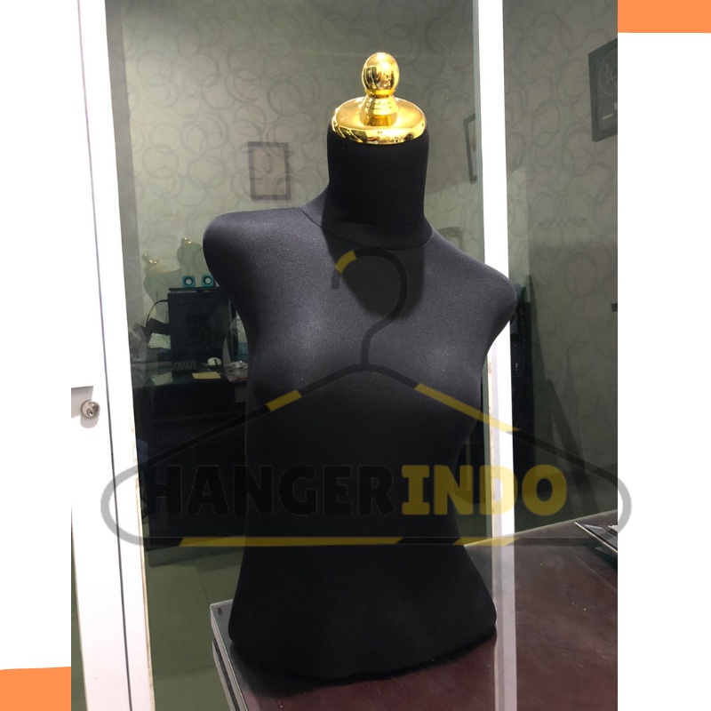 Manekin Wanita Miring Lapis Kain Tutup Emas | Manekin Miring | Patung Baju Wanita Miring | Manekin Display Rak | Patung Baju Wanita | Manekin Cewek