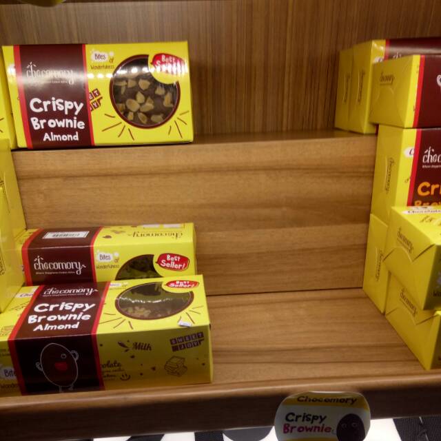 

CHOCOMORY CRISPY BROWNIE