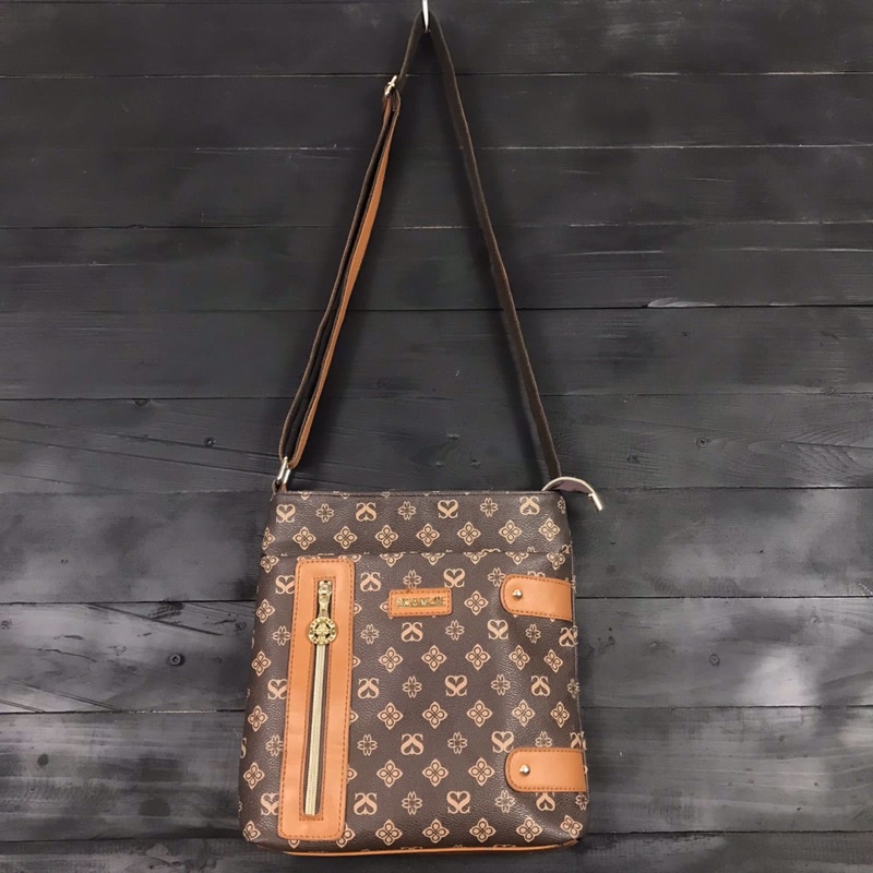 PRELOVED BAG SSAMZIE | SLING BAG