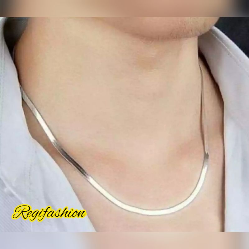 Kalung pipih titanium pria wanita terbaru anti karat tidak luntur terlaris