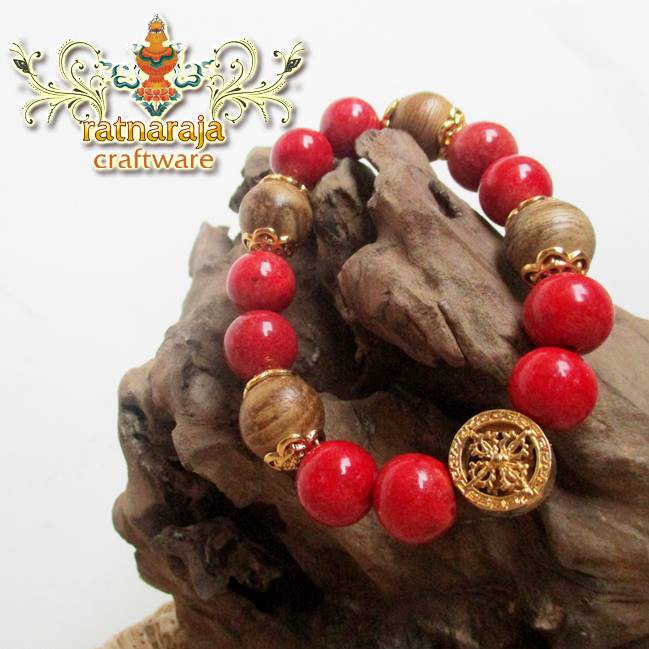 Gelang Batu/Wrist Mala 14 mm Red Coral &amp; Aquilaria Filaria with Gold Double Vajra Ornament