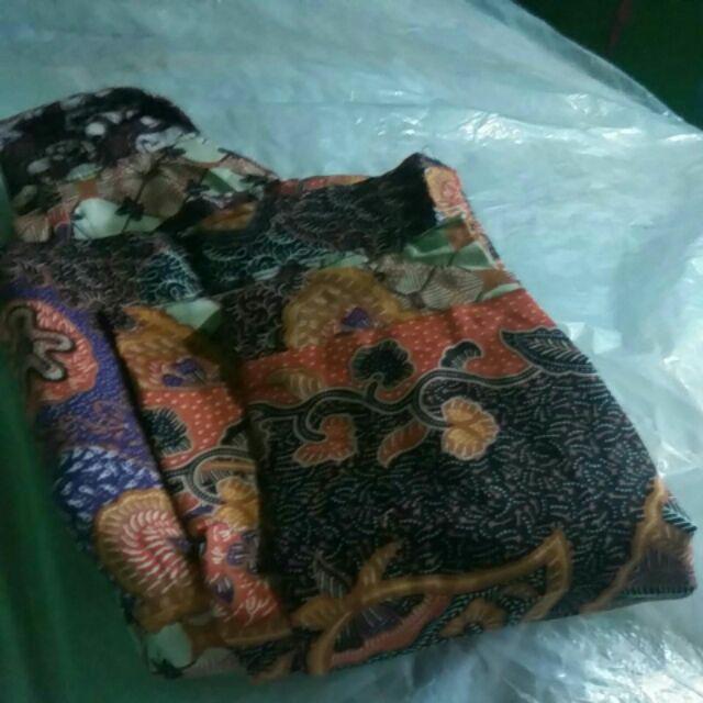 Outer Ruffle Wolfis Batik Kampus