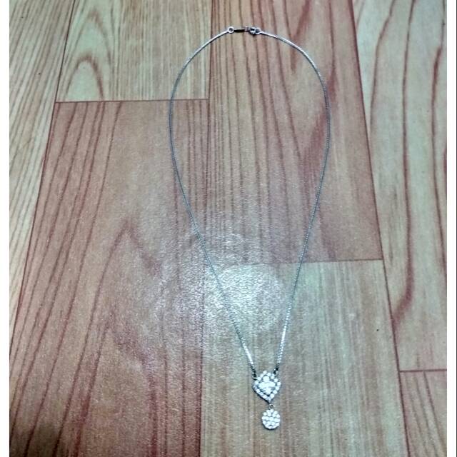 Kalung emas putih