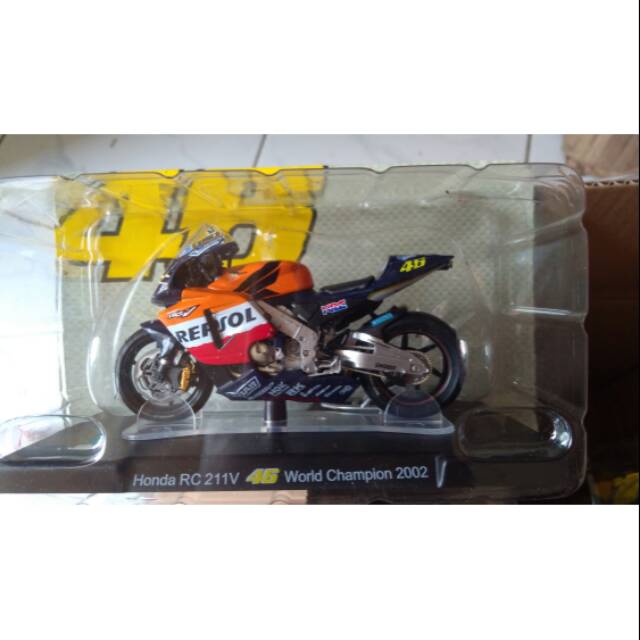 Diecast motor leo models rossi 46 motogp Honda RC 211V 2002 1:18 rare