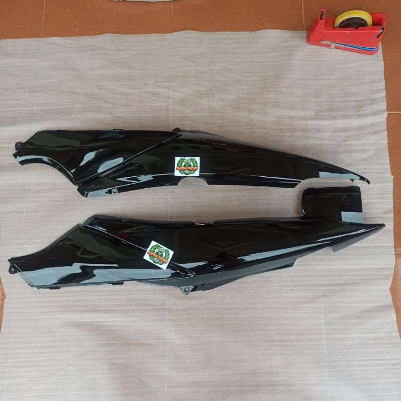 Cover Body belakang Honda Supra X 125 Wave 125 Lama Hitam Polos