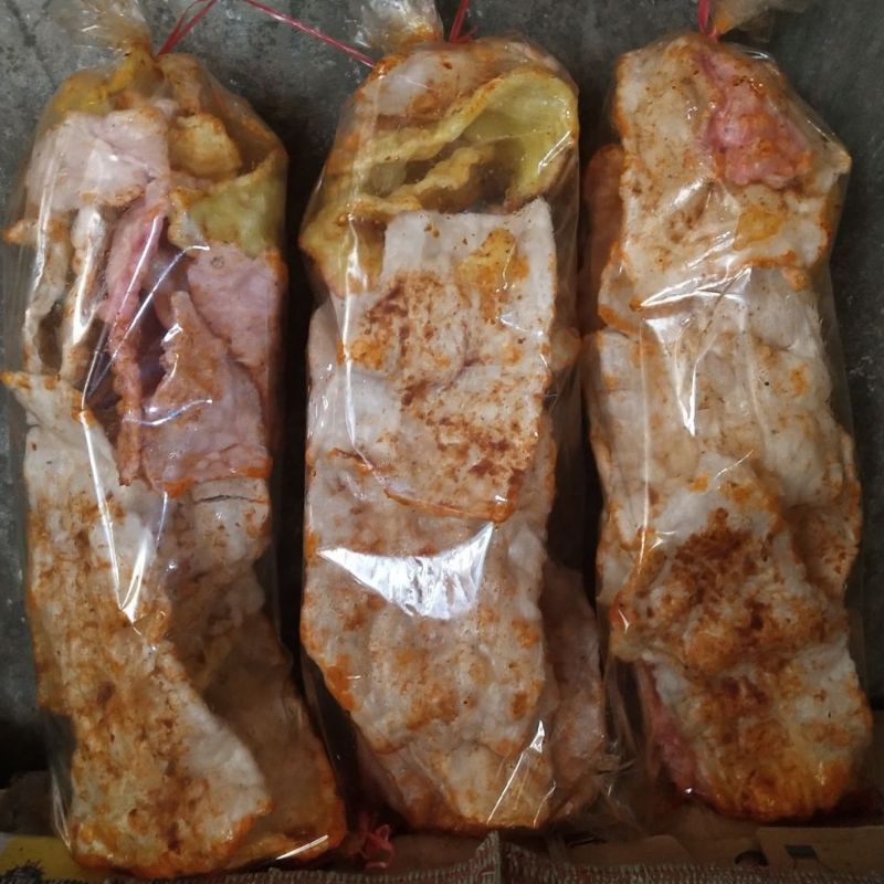 

Kerupuk melarat bumbu pedas