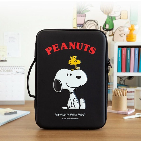 Sleeve Pouch Sarung Tas Bag Case Ipad Tab Tablet Macbook Air Pro Pro 13 inch A1706 A1708 A1989 A2159 A2251 A2289 Laptop Asus Acer Lenovo HP Huawei 11 12 13 14 15 inch Motif Gambar Kartun snoopy bear  Warna Hitam Biru Coklat Cute Murah Korean Model