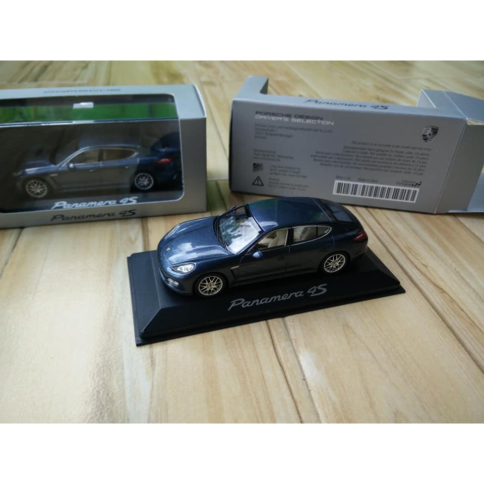 Diecast Porsche Panamera 4S yachting blue metalic Minichamps