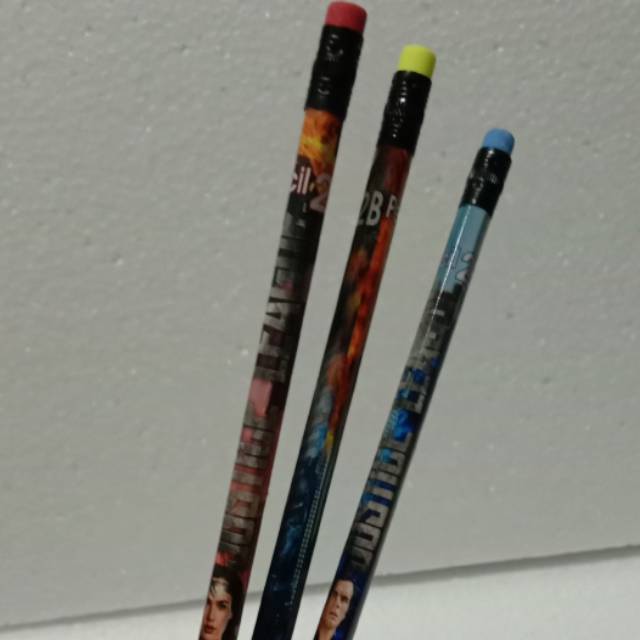 

Sale pencil serut avengers