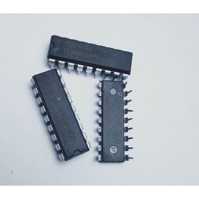 [ICS-9006] ULN2803 ULN2803APG DIP-18 8 CHANNEL DARLINGTON DRIVER AE01