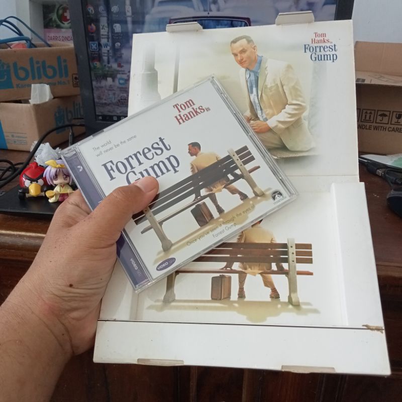 Tom Hanks is Forrest Gump Vcd Bluray 720 Koleksi Kolektor Souvenir Hadiah Kado Unik Ulang Tahun Ulta