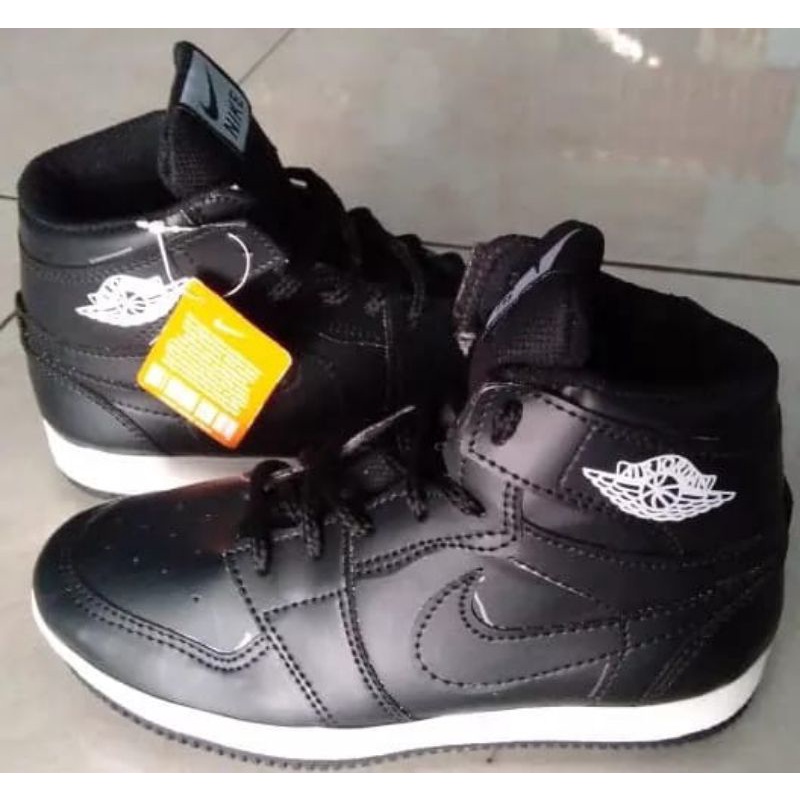 sepatu sekolah air  bots UK 30.31.32.33.34.35.36.37.38.39.40