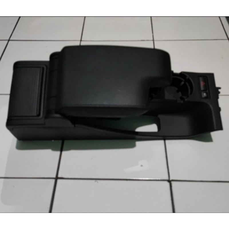 Armrest E46 Hitam Original