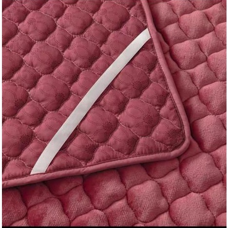 Matras Protector/ Pelindung kasur/Emboss Strawberry Aesthetic Anti Noda