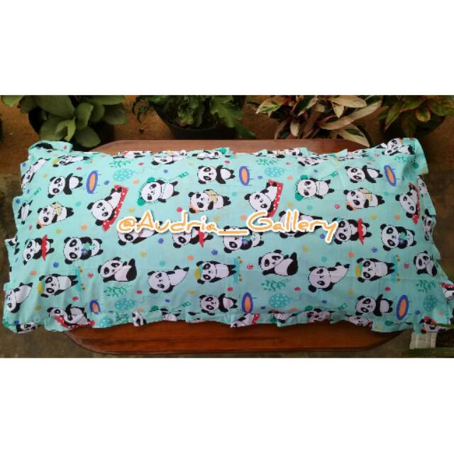 Sarung bantal cinta motif panda dan pinky