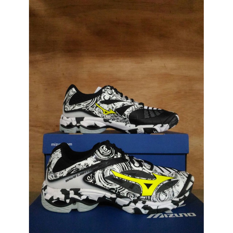 Hot SEPATU VOLLY MIZUNO WAVE LIGHTNING Z3 - BLACK (NEW 2017) ORIGINAL