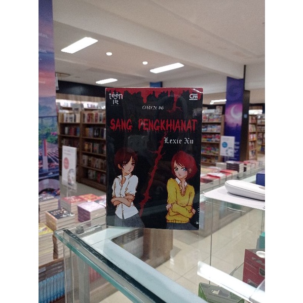 Novel Omen #6 Sang Pengkhianat - Lexie Xu Original Gramedia