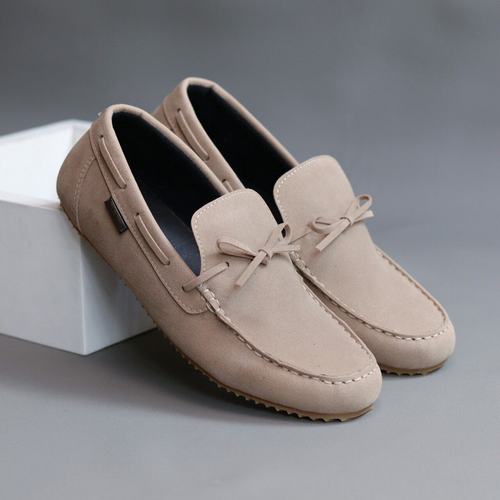 SEPATU CASUAL SLIP ON PRIA MULES SANTAI FORMAL KANTOR PESTA GEREJA KASUAL MOCCASIN PANSUS COWOK ORIGINAL SUEDE HITAM CREAM TRENDY MURAH SLOP SELOP TERBARU