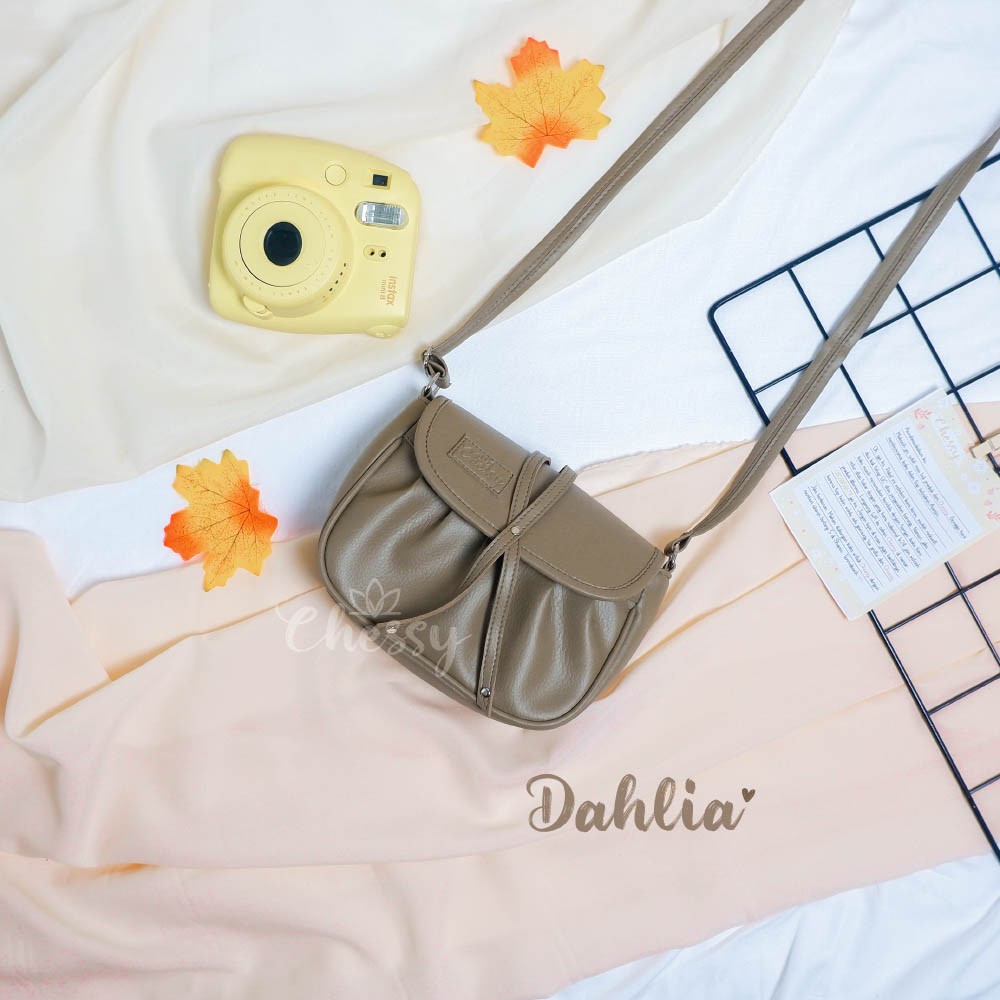 Dahlia Tas Cantik Kulit Sintetis Sling Bag by Chessy