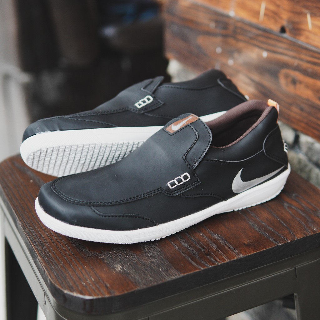 sepatu casual slip on nike boston hitam murah keren sepatu terlaris