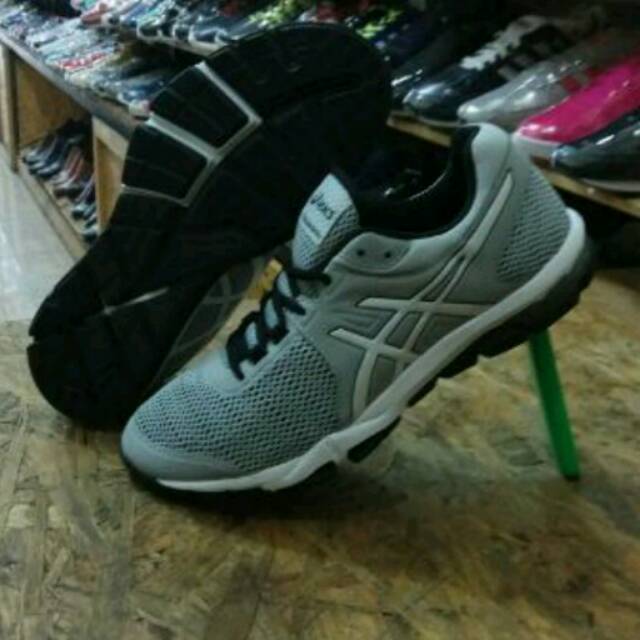 asics training shoe