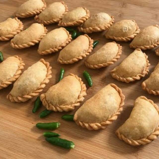 

Pastel isi daging