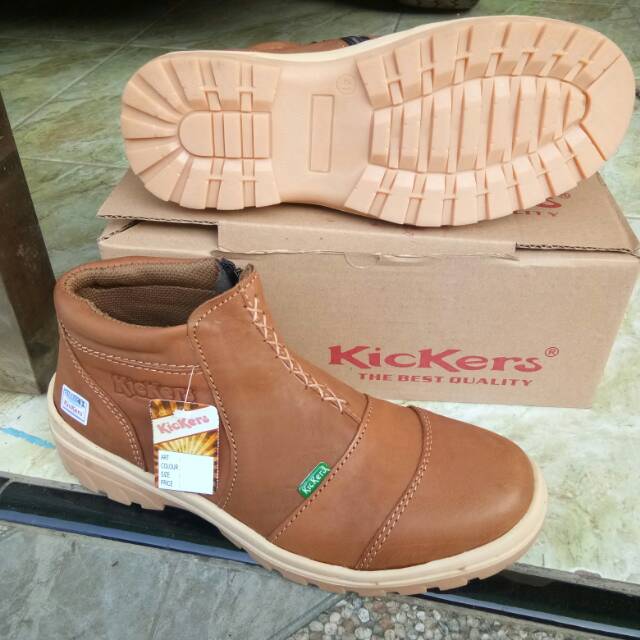 Sepatu boots kulit asli nyaman dipakai