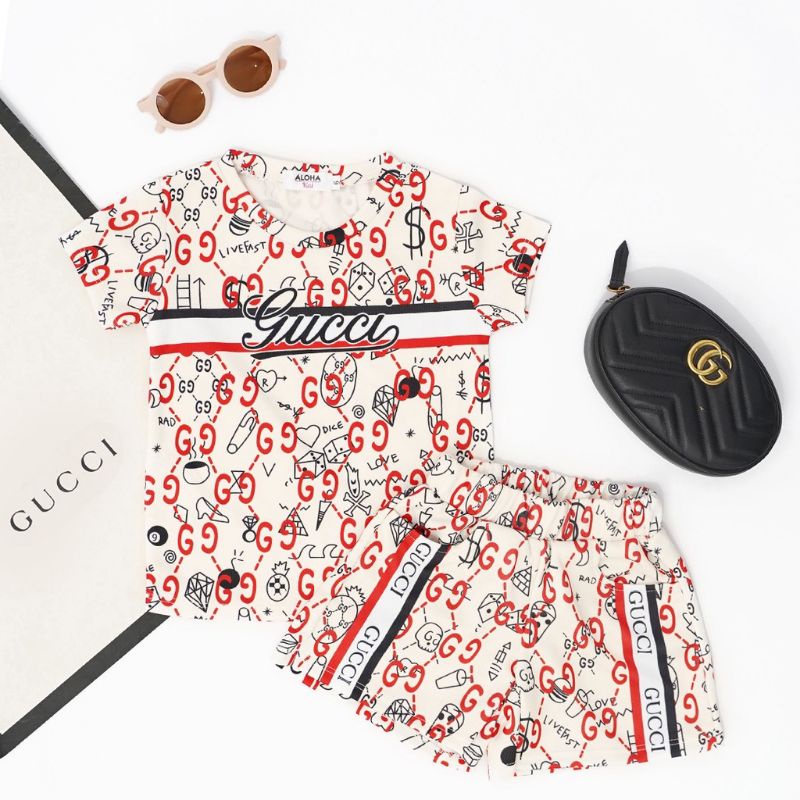 SALEEEE  HABIS... SETELAN GUCCI  UNTUK ANAK CEWEK USIA 4-7TAHUN. SETELAN  ALOHAI KID GUCCI RED ORIGI