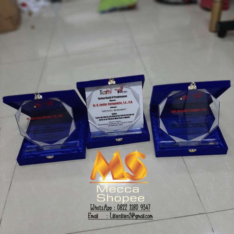 Trophy Piala Plakat Vandel Piala Akrilik 8mm + box Bludru
