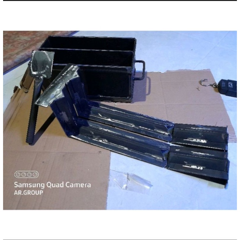 Cetakan batako double engsel 30x15x6 cm