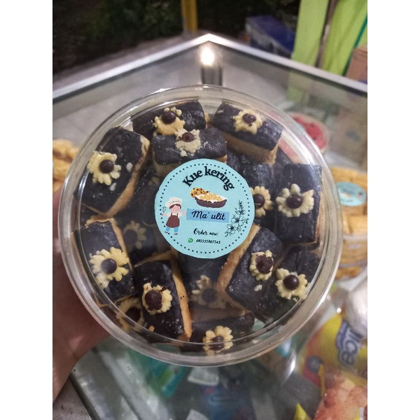 

dark chocolate cake