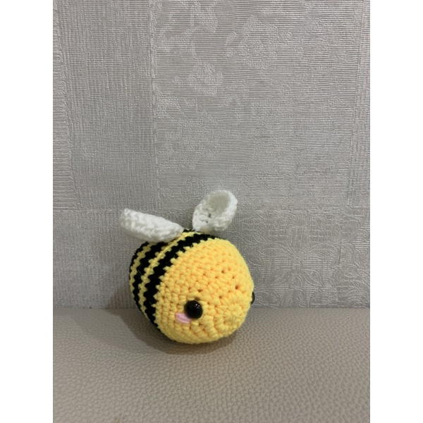 bee amigurumi