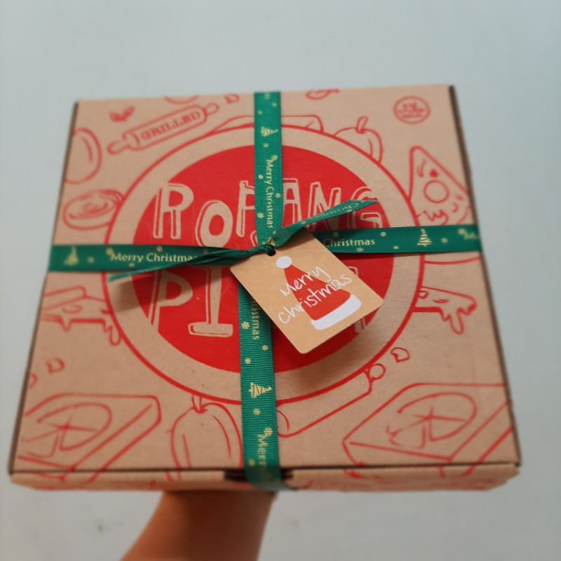 

Extra Box Pizza ukuran d.22cm untuk Hampers Bingkisan Ulang Tahun Hari Raya