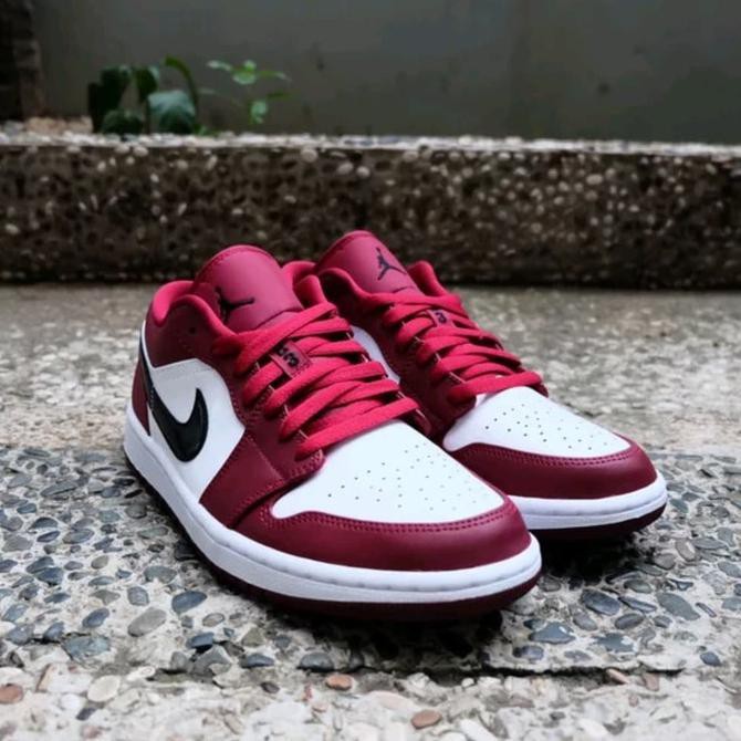 Sepatu Nike Air Jordan 1 Low Noble Red Malikaikha