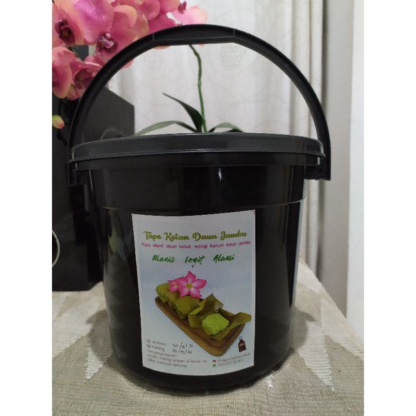 

Tape Ketan Daun Jambu isi 100 Pcs kemasan ember ( Small Bucket)