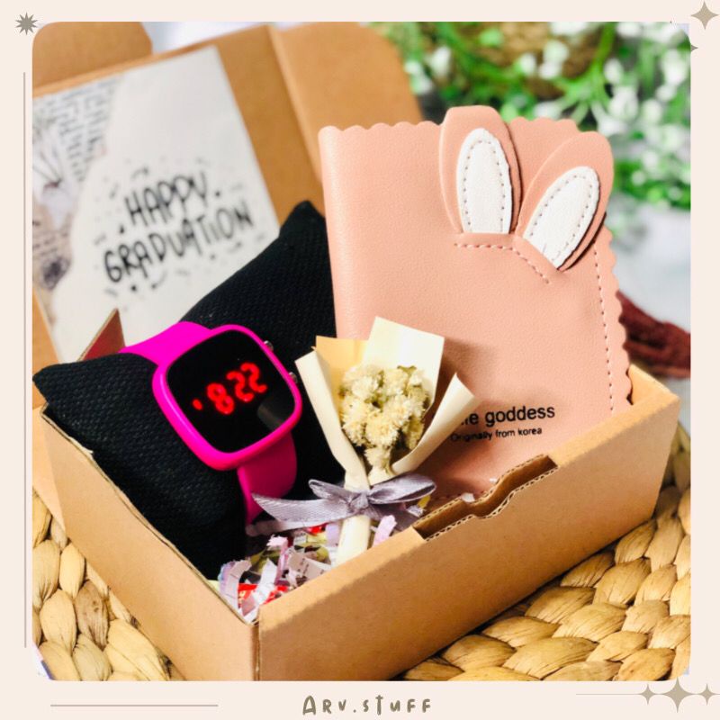 Hampers Kado Unik Cewek / Hampers hadiah wisuda kado wedding pernikahan gift box parcel termurah Kado kekinian kado murah hari kasih sayang cinta romantis pink valentine day murah dengan isian lengkap dan harga murah meriah