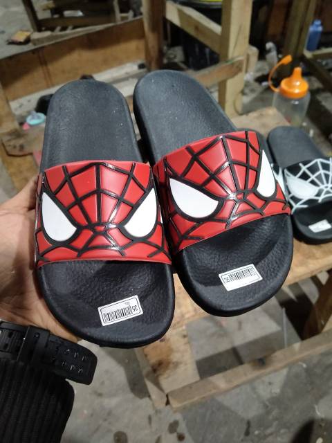 sandal karet karakter SPIDERMAN size 26-35