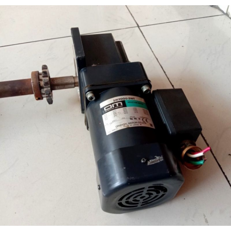 Dinamo Motor Gearbok 220V 90W Ratio 1 : 30