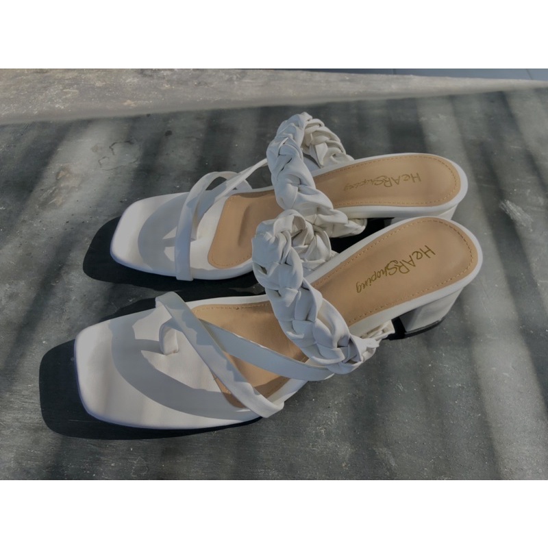 HEAR - SEPATU HEELS / SEPATU HAK TAHU / HEELS KEPANG / HEELS TALI KEPANG / WARNA PUTIH / BAYAR DITEM