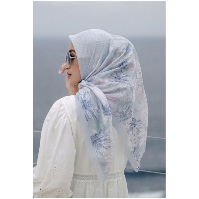 Les Amities Buttonscraves-Baby blue