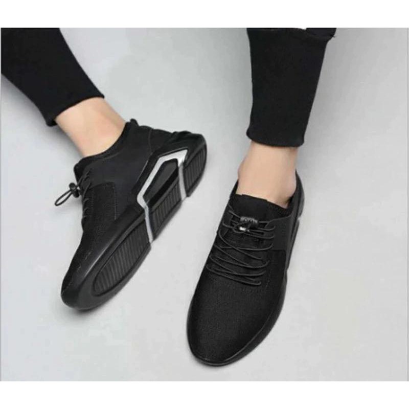 Beli 1 gratis 1 MF#9006  Sepatu Pria Import Snearkers Casual Sepatu Running Fashion Black White