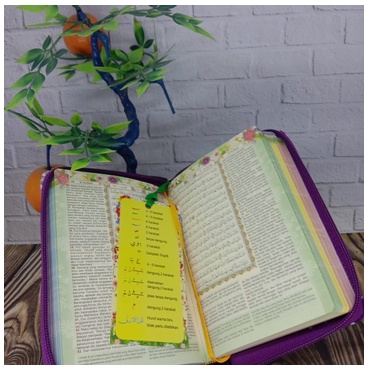 BISA COD Al Quran Pelangi Rainbow Raihan tajwid terjemah Resleting Quran Wanita Muslimah (Marwah) Ukuran A6