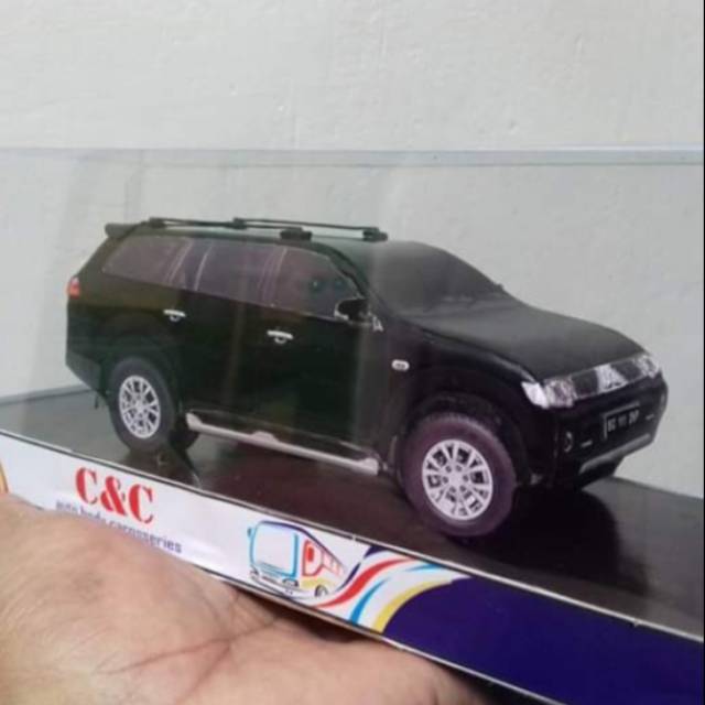 Papercraft Miniatur Pajero sport